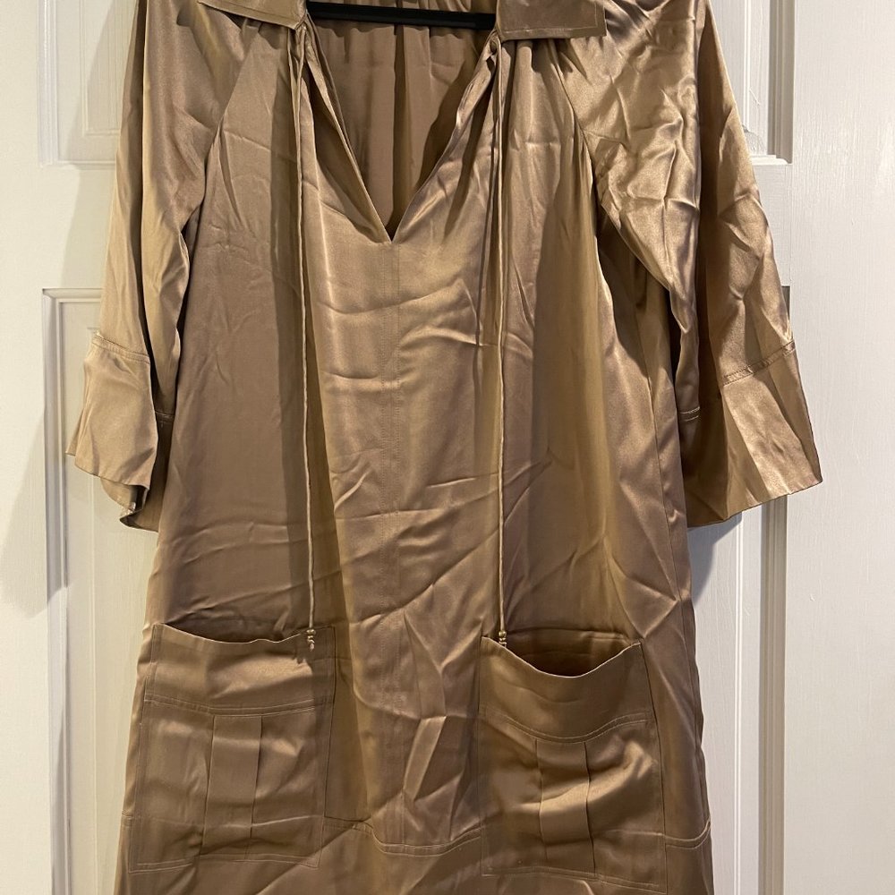 Diane Von Furstenberg Gold Silk Pocketed Dress Size 6 - Picture 2 of 4